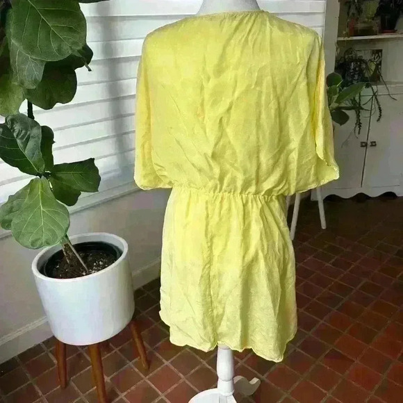 ZARA Yellow Bat wing Summer lightweight soft dress -Size Large - Picture 4 of 6